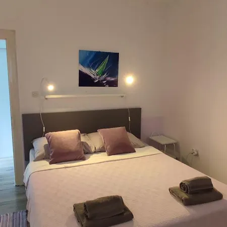 Elena Mare Novi Vinodolski