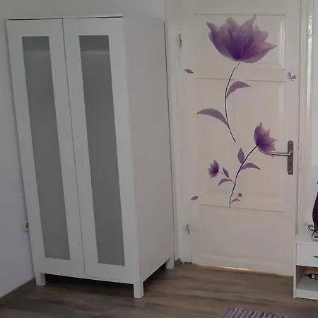 Elena Mare Apartmán *